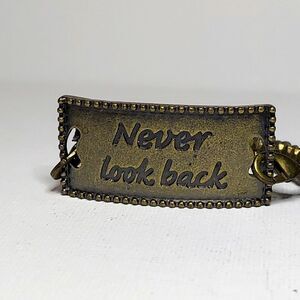 Unbranded bracelet NEVER LOOK BACK 6"